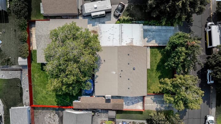 Property Photo:  410 Basswood Drive  WA 99352 