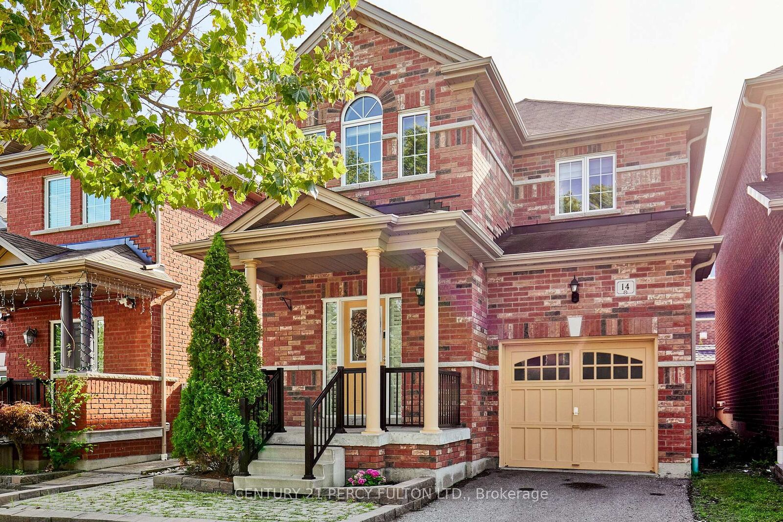 Property Photo:  14 Draycott Avenue  ON L1Z 0K2 