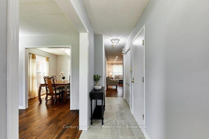Property Photo:  8 Murkar Crescent  ON L1N 8Y4 
