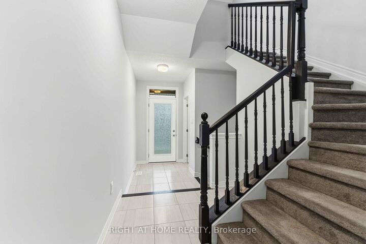Property Photo: 709 Derreen Avenue ON K2S 2Z2