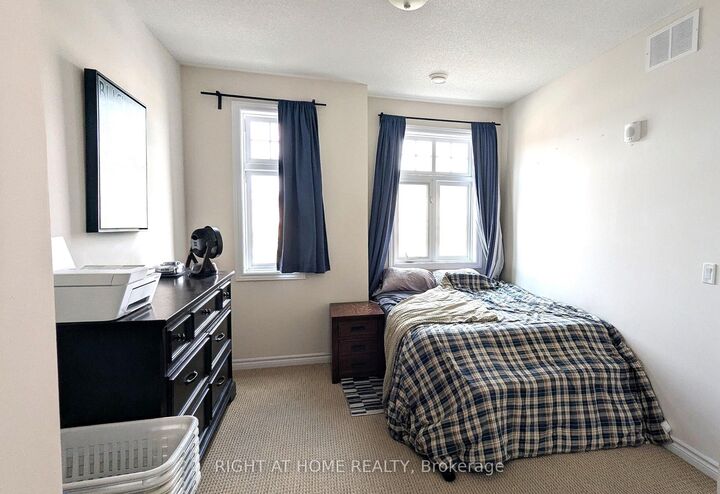 Property Photo: 1360 Costigan Road 210 ON L9T 0Y8