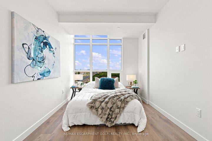 Property Photo: 461 Green Road 921 ON L8E 0L5