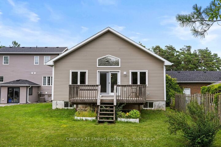 Photo de la propriété:  127.5 Adelaide Street S  ON K9V 3K5 