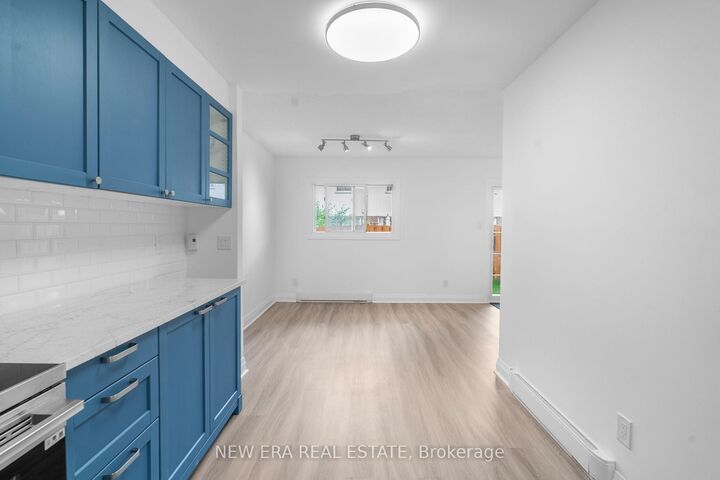 Property Photo: 2440 Bromsgrove Road 6 ON L5J 4J7