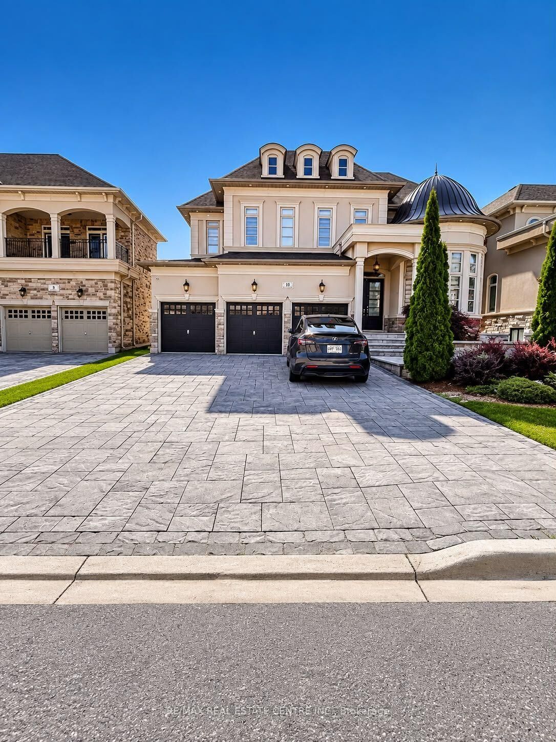 Property Photo:  10 Virtue Crescent Lower  ON L4H 4C3 