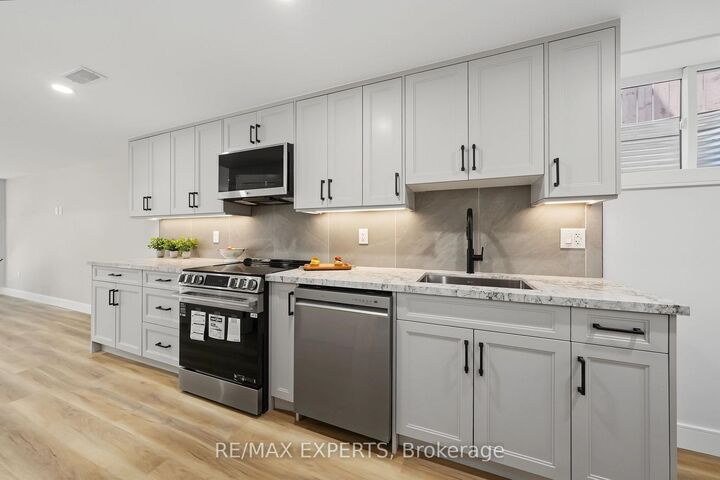 Property Photo:  1062 Alexandra Avenue Bsmt  ON L5E 1Z8 
