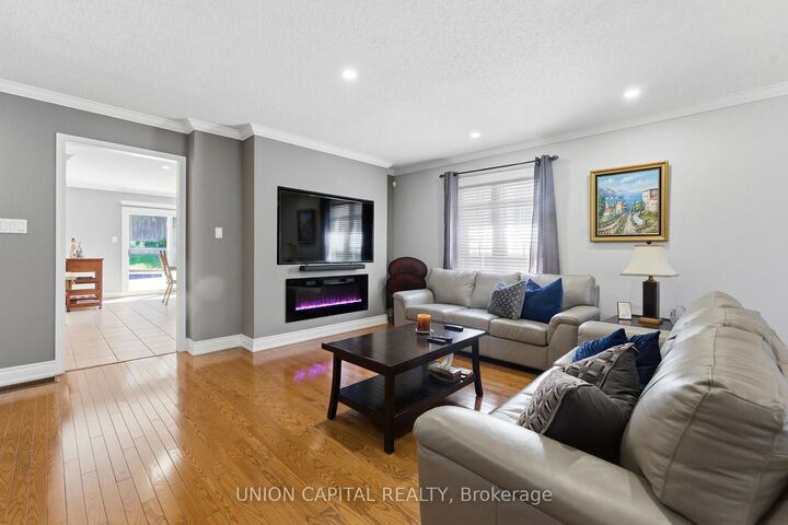 Property Photo: 1473 Greenvalley Trail ON L1K 2N5