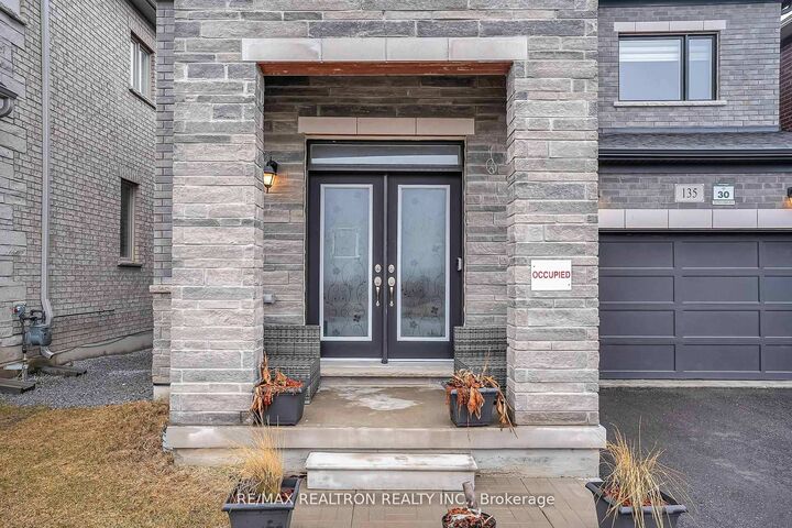 Property Photo: 135 Prairie Rose Drive ON L4S 0M8