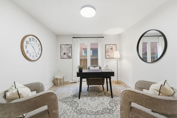 Property Photo: 653 Exceller Circle ON L3X 1P6