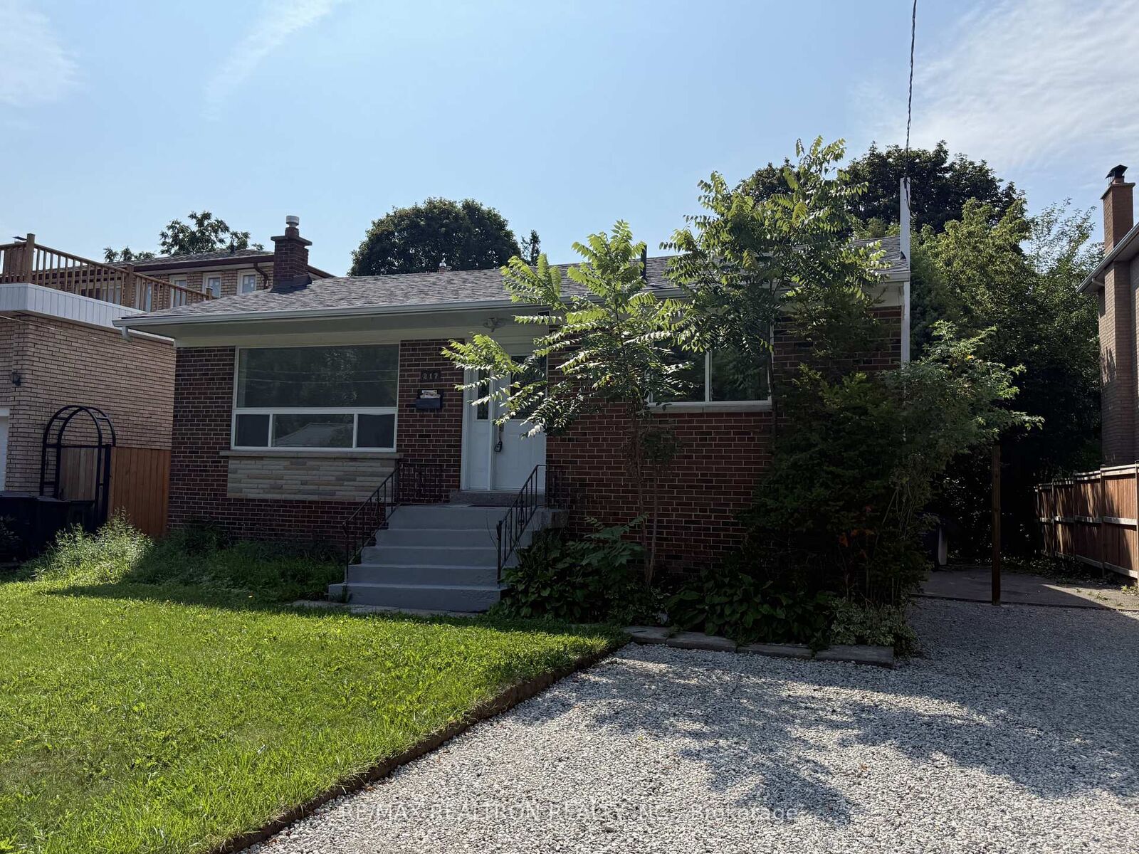 Property Photo:  217 Moore Park Avenue Basement  ON M2M 1N5 