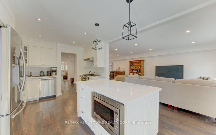 Property Photo: 3045 New Street 53 ON L7N 3V9