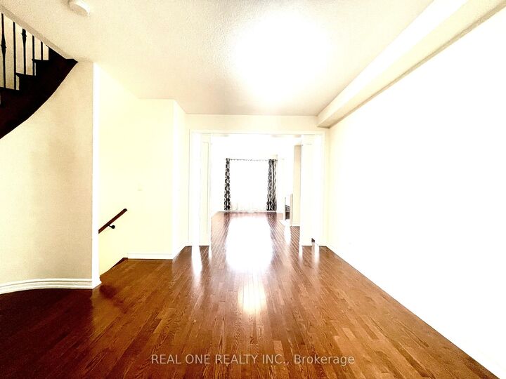 Property Photo:  25 Paper Mills Crescent  ON L4E 0V5 