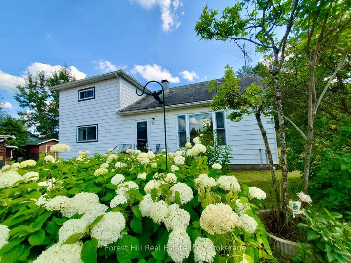 Property Photo: 9 Spruce Glen Road ON P1H 1C9