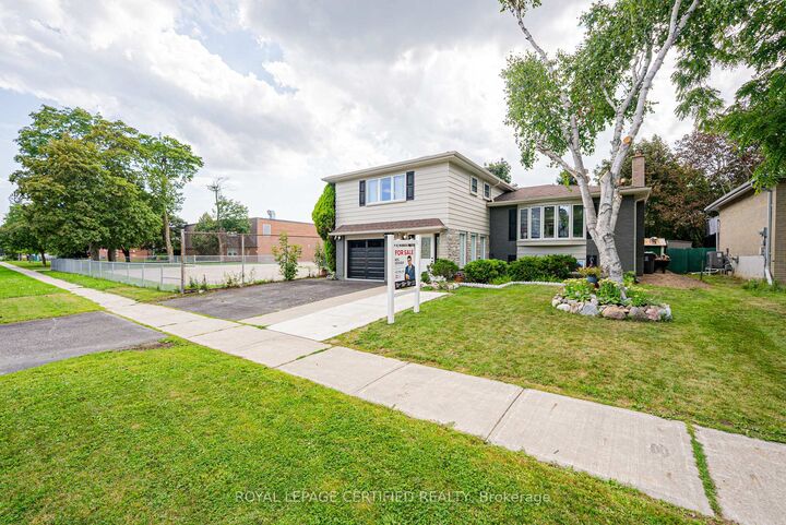 Property Photo: 48 Highcastle Road ON M1E 4N1