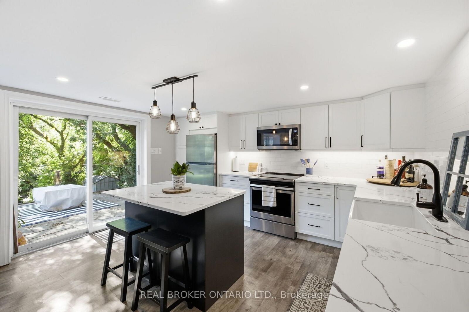 Property Photo:  40 Bascom Street Lower  ON L9P 1J3 