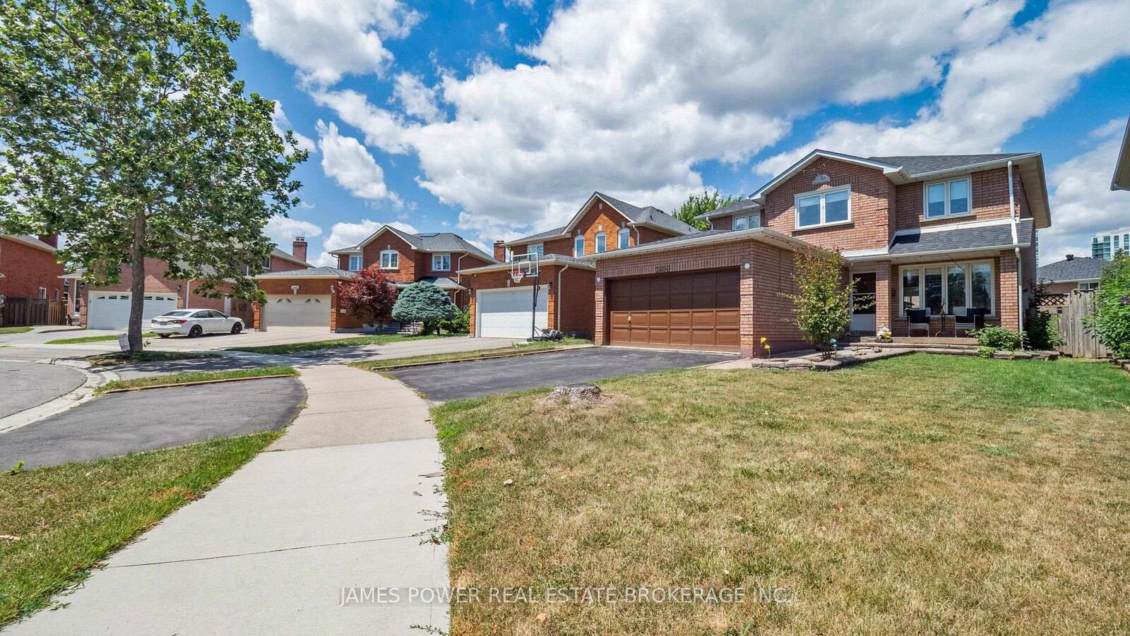 Property Photo: 2690 Innisfil Road ON L5M 4J2