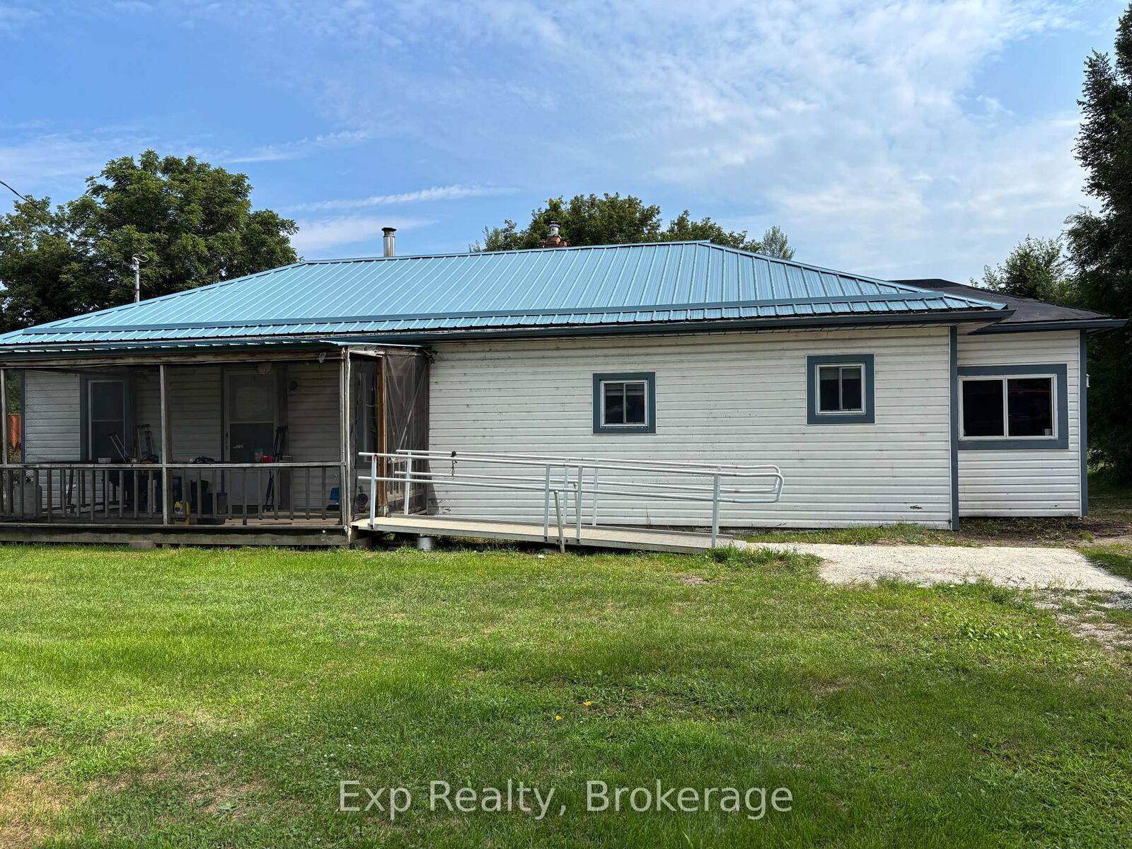 Property Photo: 18153 Telephone Road ON K8V 5P4