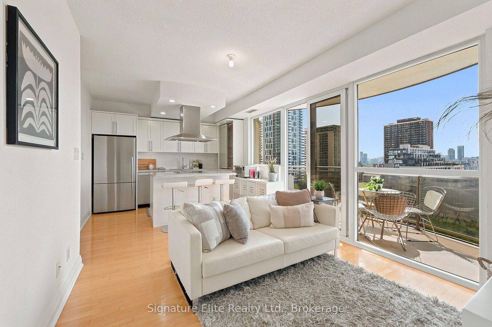 Property Photo: 1430 Yonge Street 902 ON M4T 1Y6