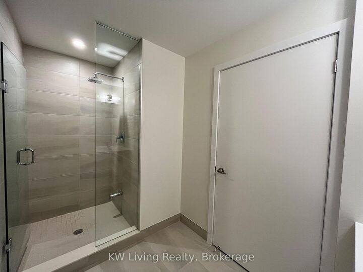 Property Photo:  188 Fairview Mall Drive 2206  ON M2J 0H7 