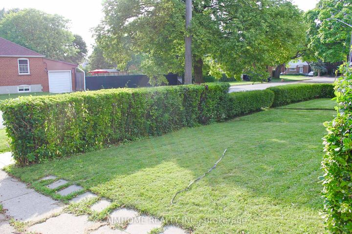 Property Photo: 31 Camilla Crescent ON M1L 1Y9
