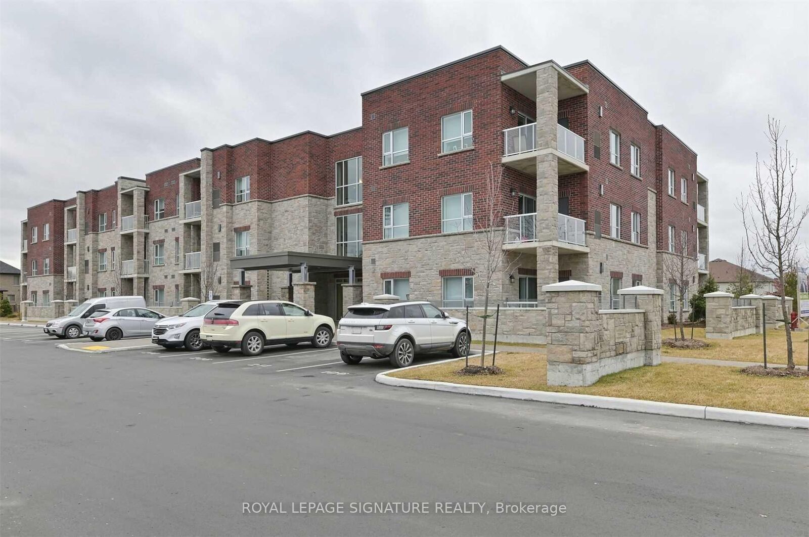 Property Photo: 529 South Pelham Road 208 ON L3C 0H7