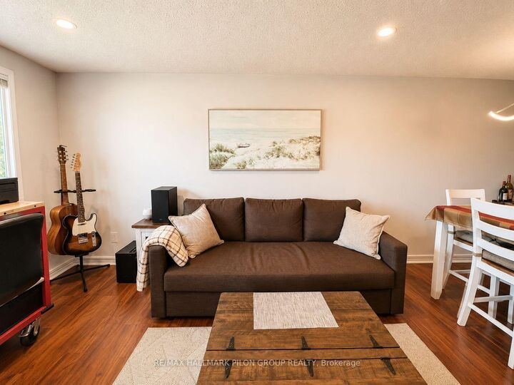 Property Photo: 6532 Bilberry Drive 405 ON K1C 4N9