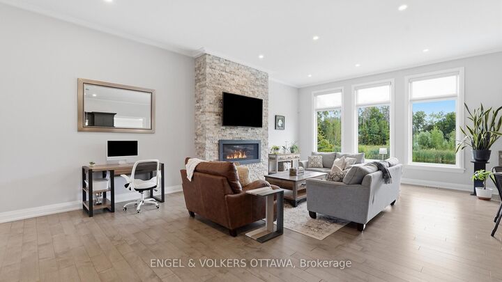 Property Photo: 1914 Cedarlakes Way ON K4P 0E4