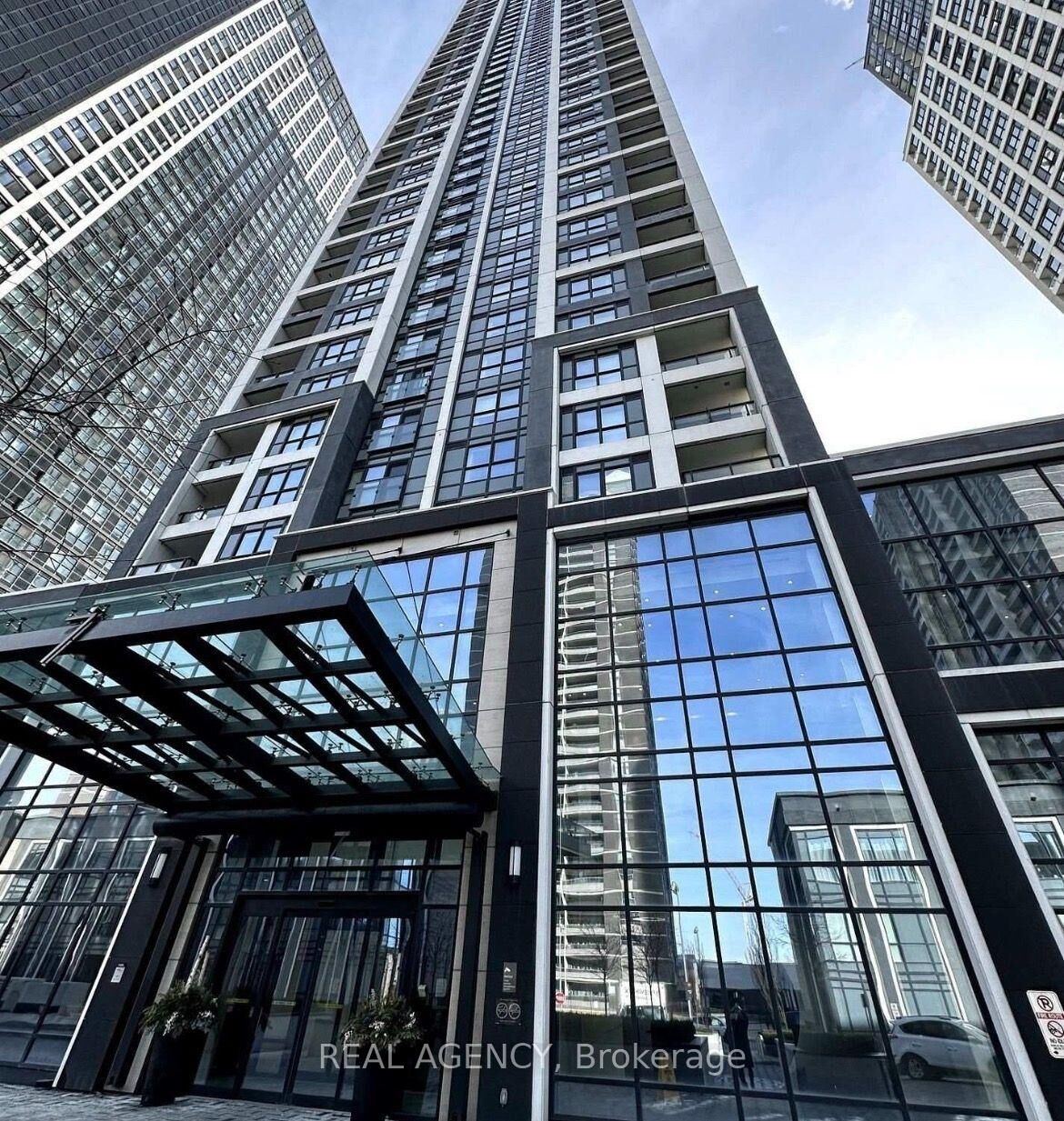 Property Photo: 7 Mabelle Avenue 3108 ON M9A 0C9