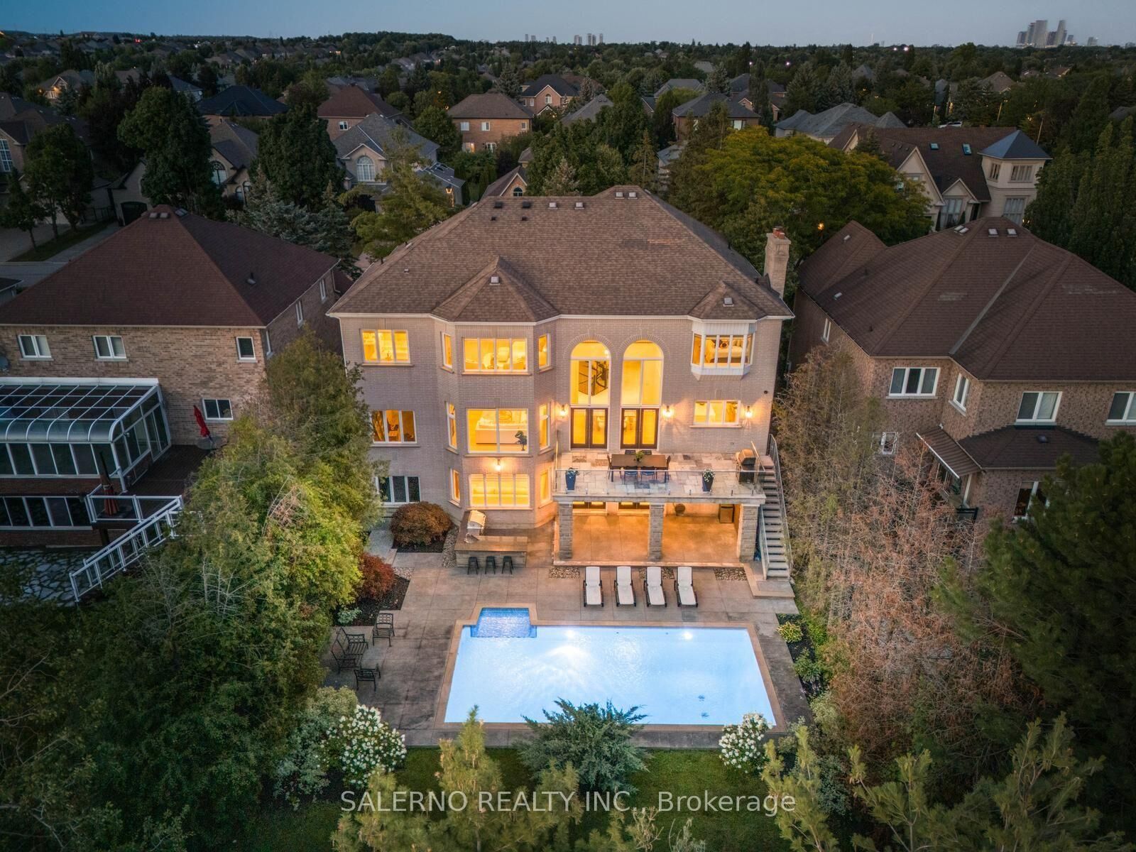 Property Photo: 188 Deerchase Circle ON L4H 1G9