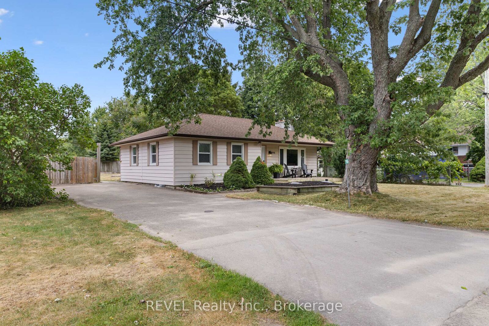 Property Photo: 2906 June Road ON L3K 5V3