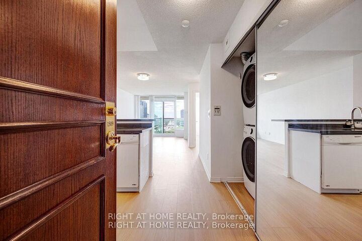 Property Photo:  2565 Erin Centre Boulevard #1509  ON L5M 6Z8 