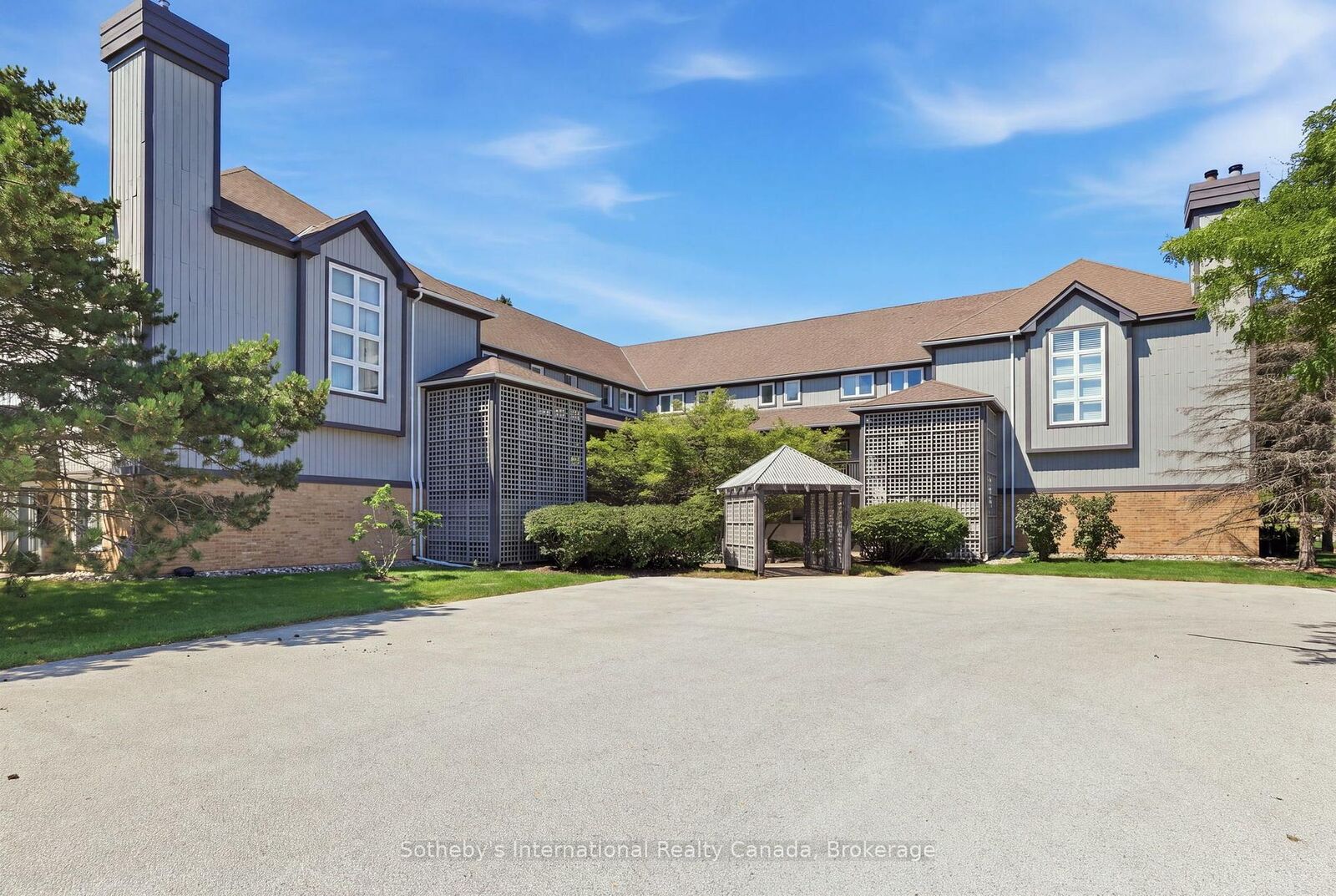 Property Photo: 346 Mariners Way ON L9Y 5C7