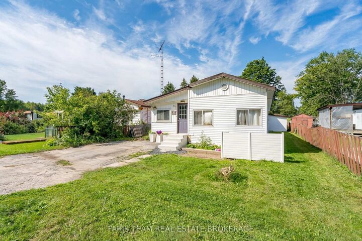 Property Photo: 12 Centre Park Road ON L0M 1B1