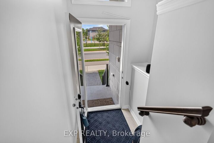 Property Photo: 1440 Hemlock Road ON K1K 4B9