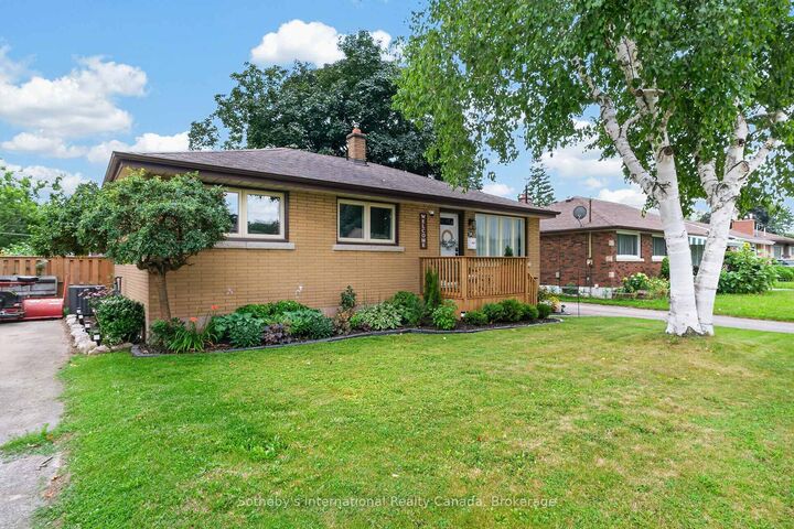 Property Photo:  94 Ninth Avenue  ON N3S 1E5 