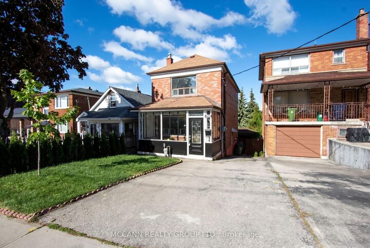 Property Photo: 496 Northcliffe Boulevard Mn&Amp2nd ON M6E 3L5