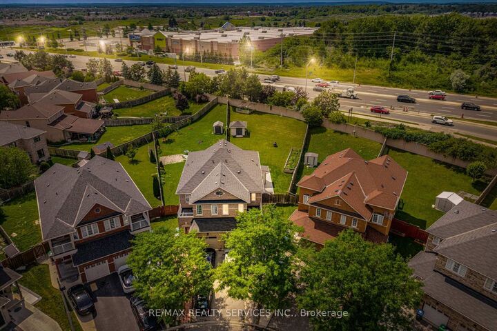 32 Deepcoral Court — photo 1