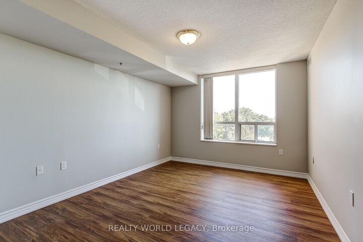 Property Photo: 100 Burloak Drive 1414 ON L7L 6P6