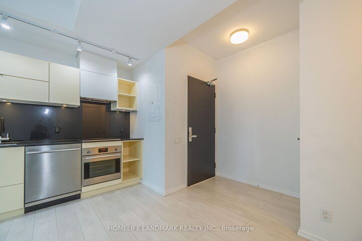 Property Photo:  125 Peter Street 1512  ON M5V 0M2 