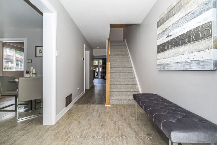 Property Photo: 655 Dodsworth Crescent ON L4Y 2H6