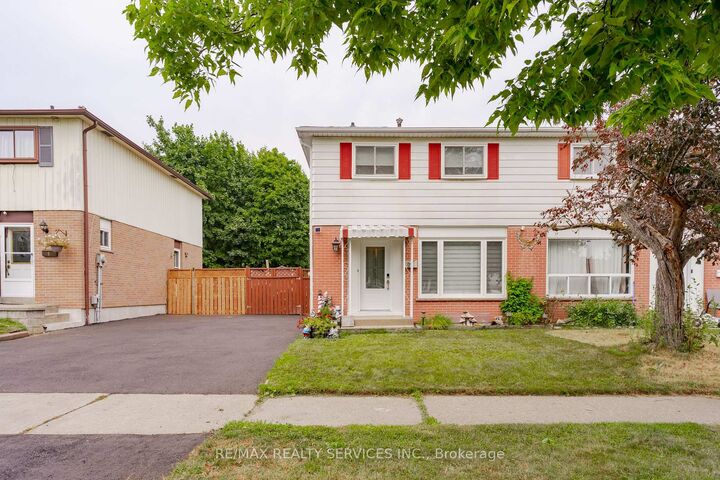 6 Lauderdale Road — photo 1