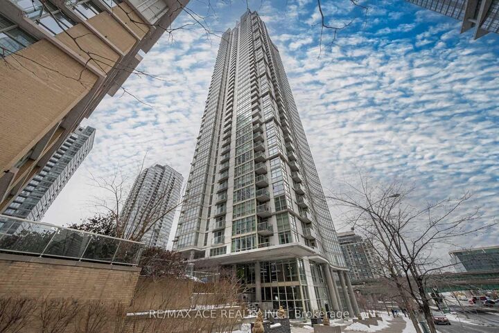 35 Mariner Terrace 1801 — photo 1