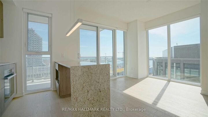 Property Photo:  15 Lower Jarvis Street 1703  ON M5E 0C4 