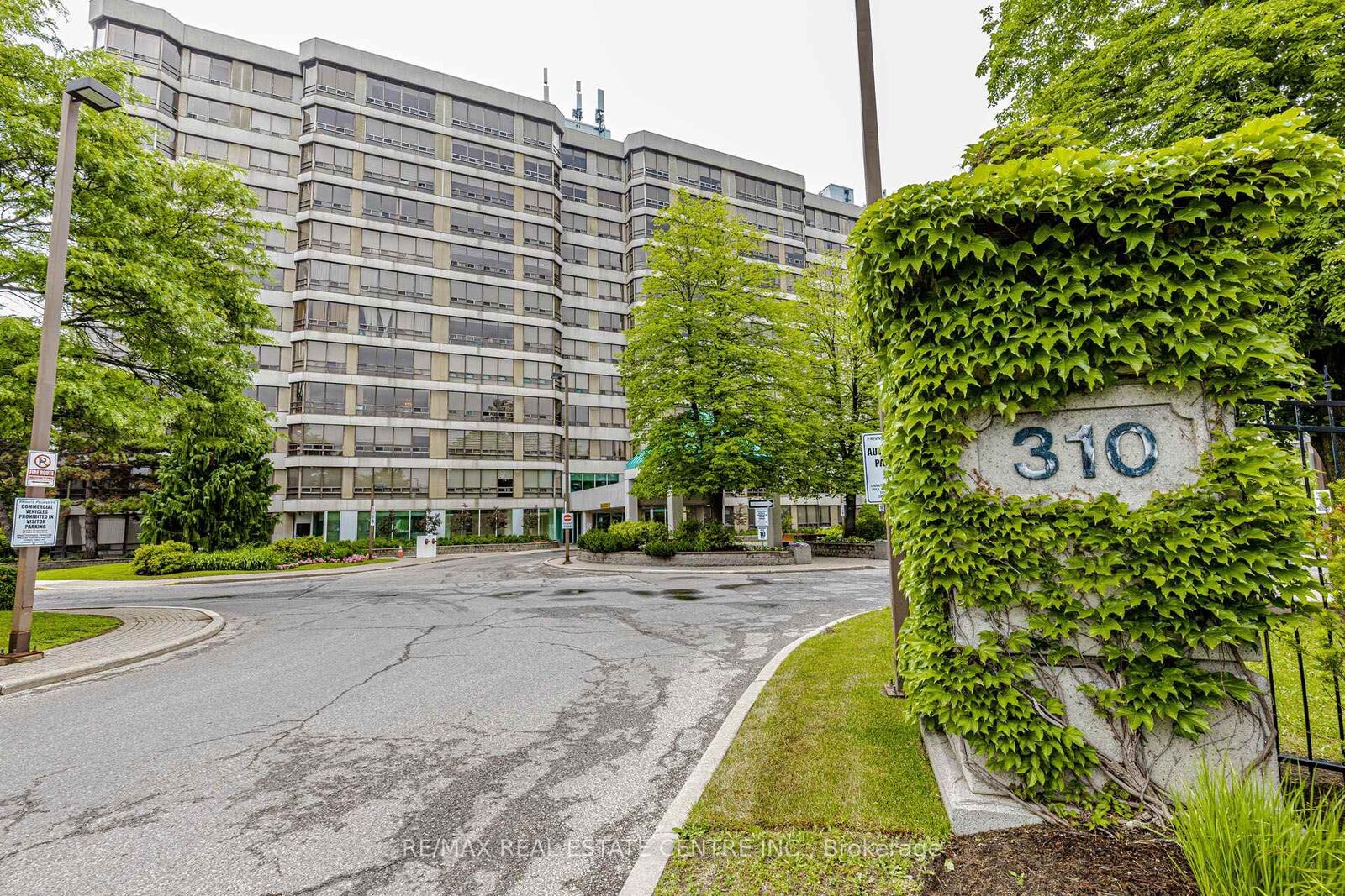 Photo de la propriété:  310 Mill Street S 104  ON L6Y 3B1 