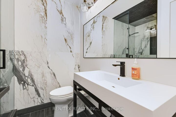 Property Photo: 84 Wilshire Boulevard ON L4L 6X2