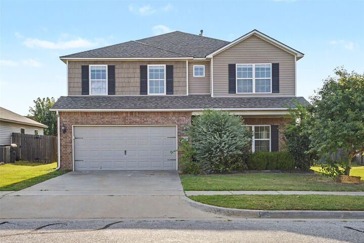 Property Photo: 14815 S Lakewood Avenue OK 74008
