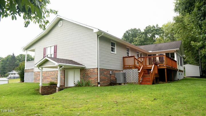 Property Photo: 804 Southwest Nash Street VA 24293