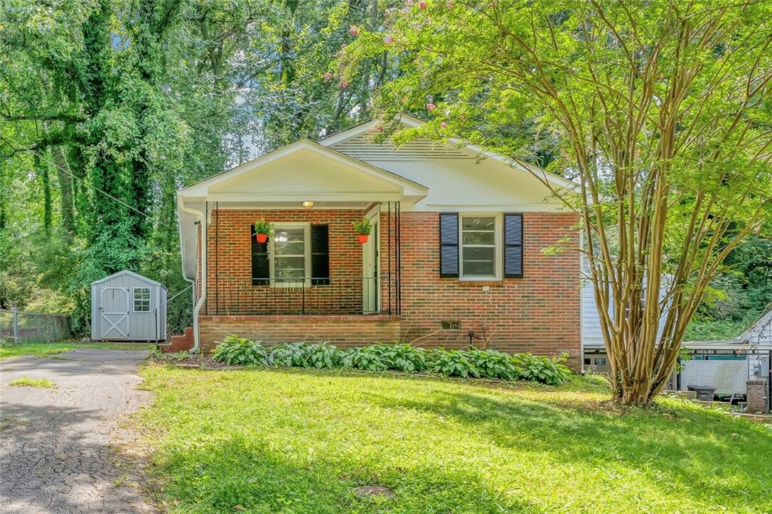 Property Photo:  223 McMakin Drive  SC 29617 