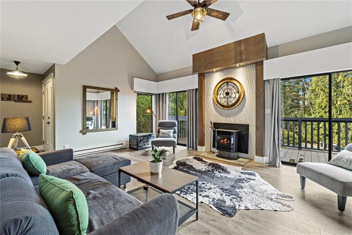 Property Photo:  531 Summit Dr  BC V9T 5J7 
