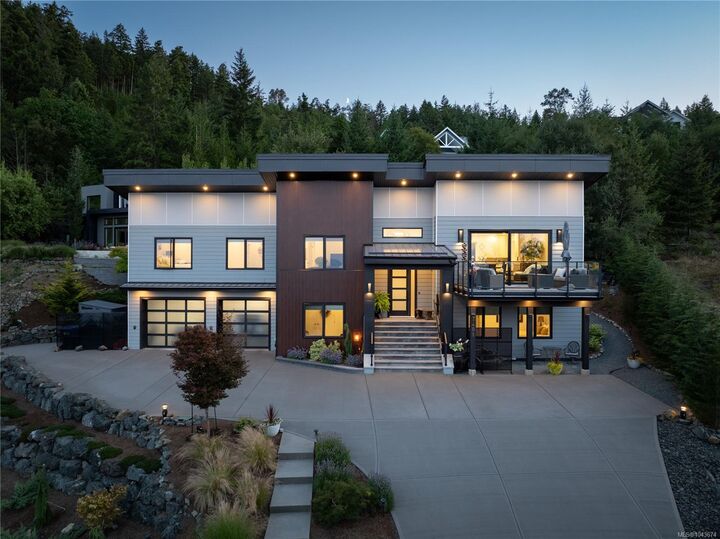 Property Photo: 7481 Copley Ridge Dr BC V0R 2H0